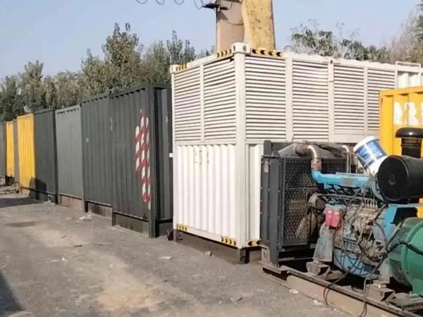 张湾200KW柴油发电机机组每小时油耗是多少?